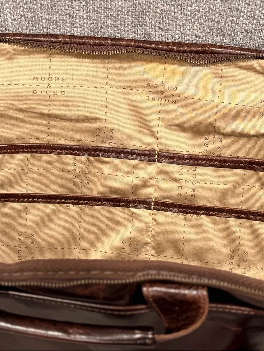 Moore & Giles Men's Brown Leather Messenger Bag - Classic Carry